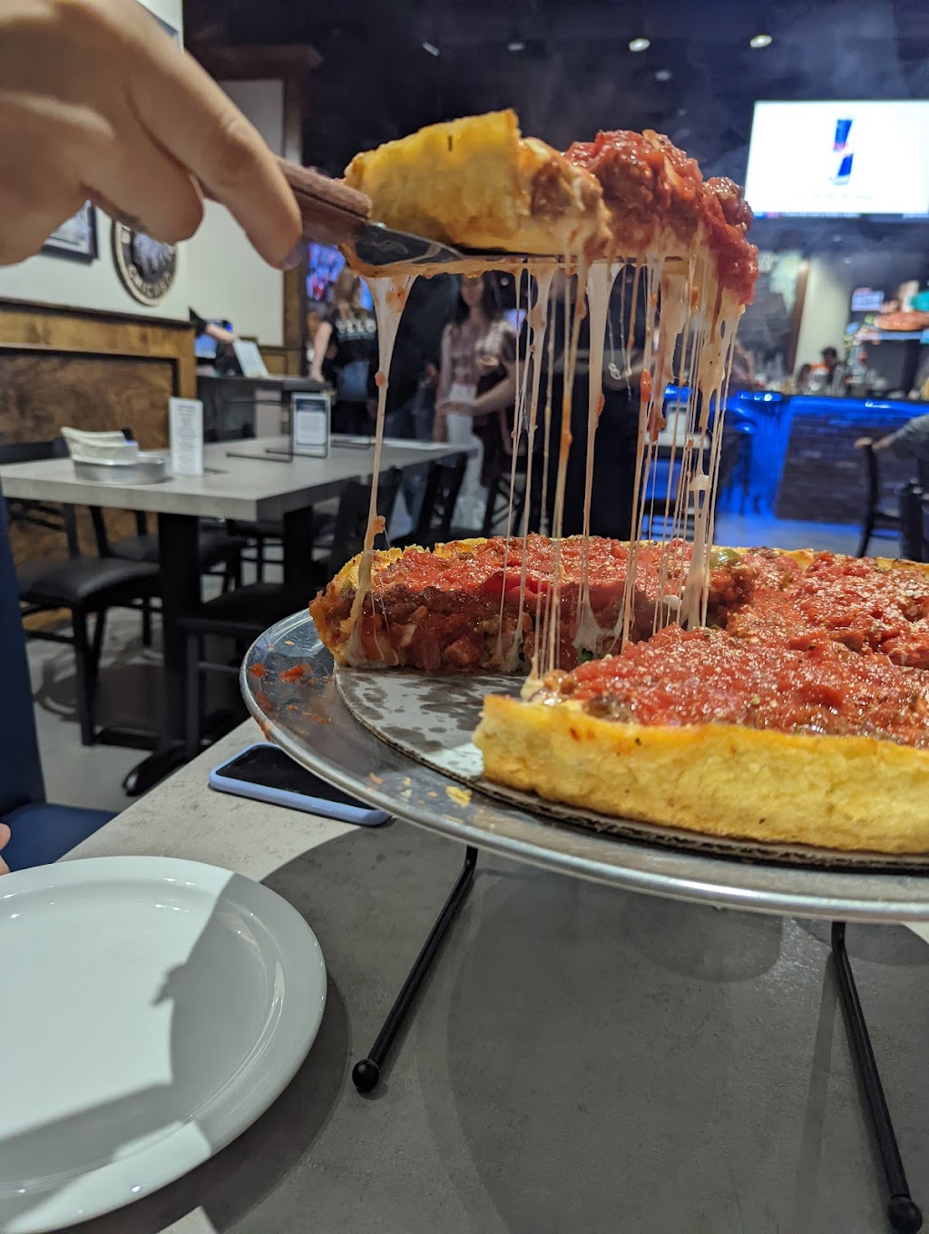 Vero Chicago Pizza | restaurant | 1431 E Williams Field Rd Suite 104, Gilbert, AZ 85295, USA | 4805721207 OR +1 480-572-1207