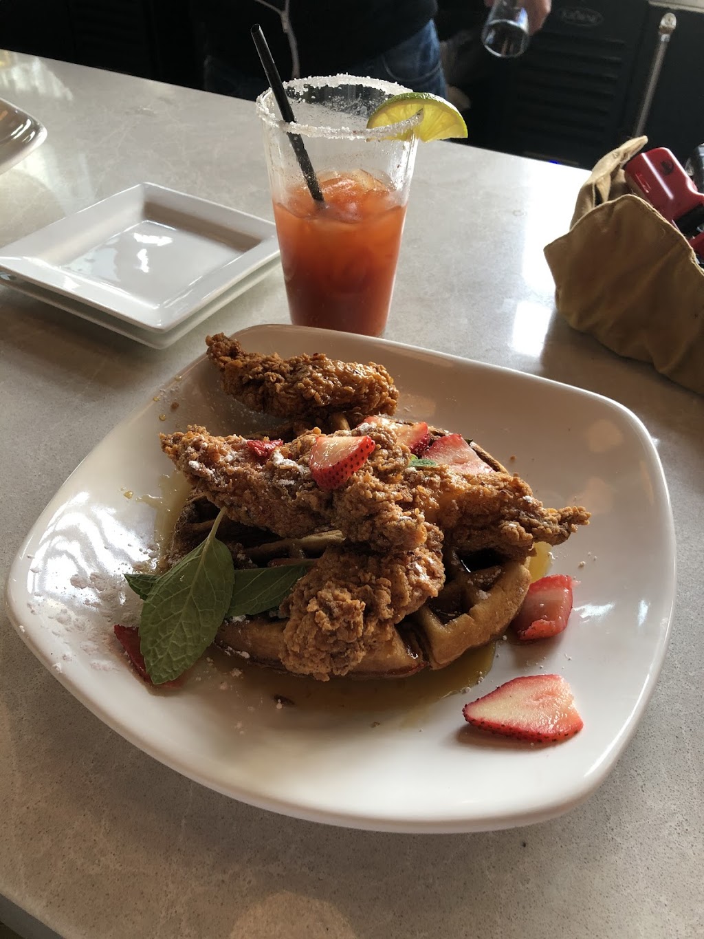 Sports & Social St. Louis | restaurant | 651 Clark Ave, St. Louis, MO 63102, USA | 3144925064 OR +1 314-492-5064