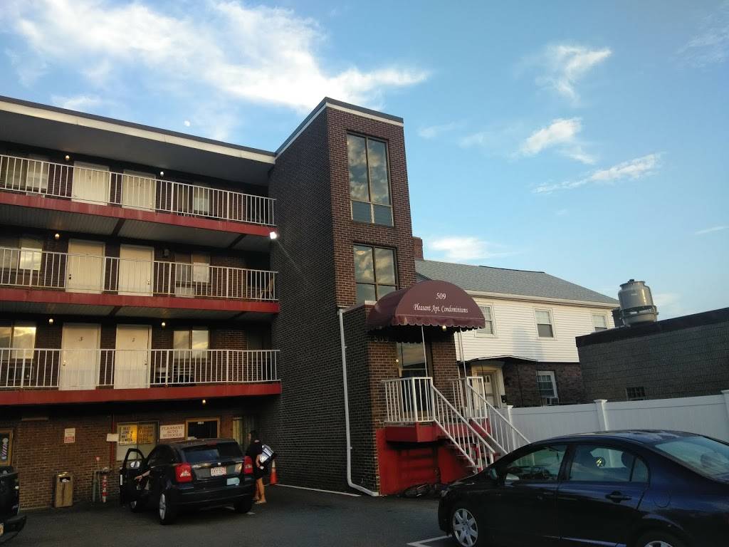 Dominos Pizza | meal delivery | 570 Broadway, Revere, MA 02151, USA | 7812891020 OR +1 781-289-1020