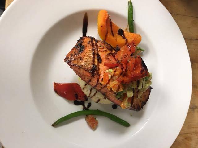 Craft Food House | restaurant | 201 Division St, Cobourg, ON K9A 3P6, Canada | 9053779917 OR +1 905-377-9917