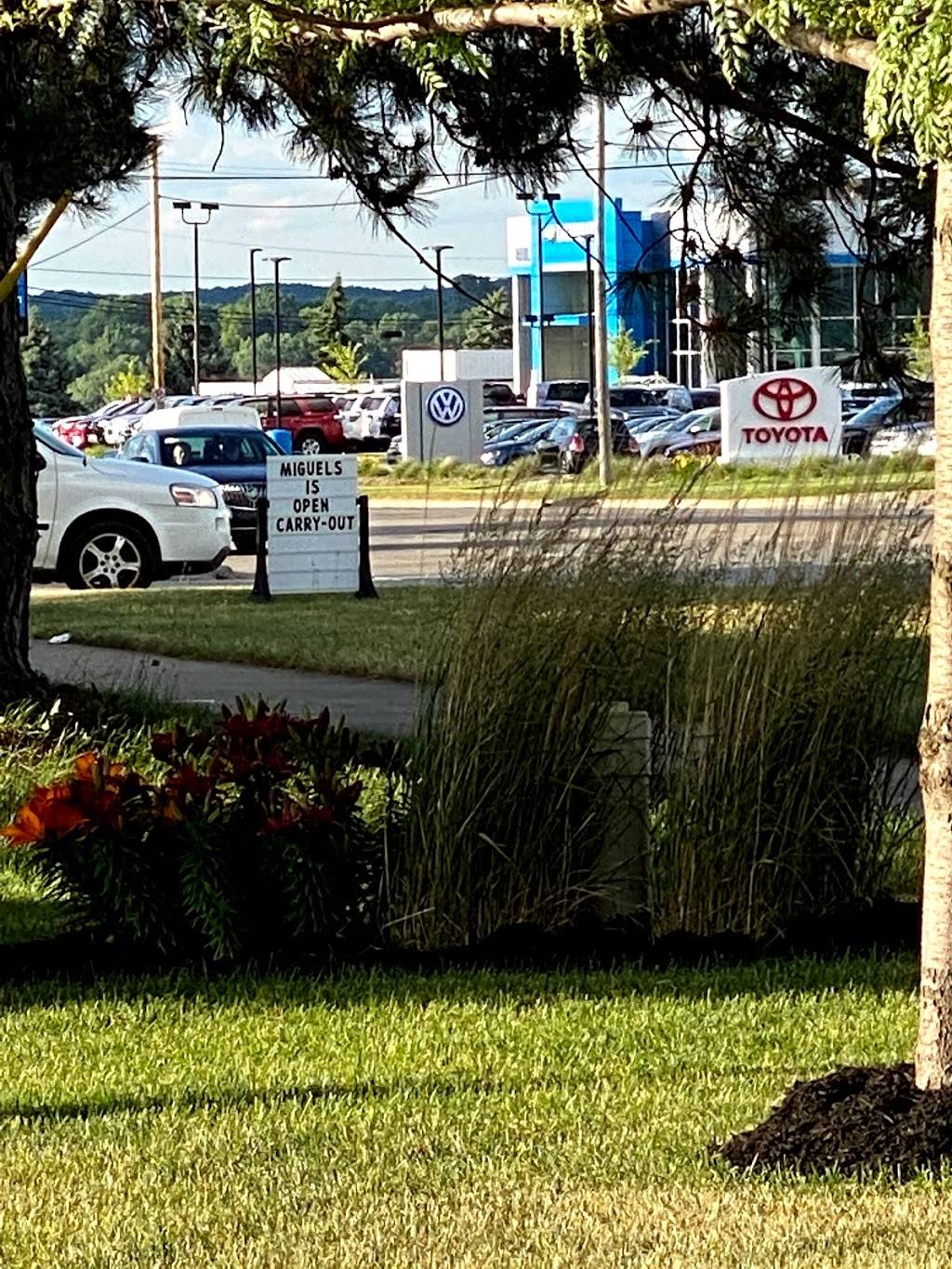 Tim Hortons | restaurant | 940 S Rochester Rd, Rochester Hills, MI 48307, USA | 2486528292 OR +1 248-652-8292