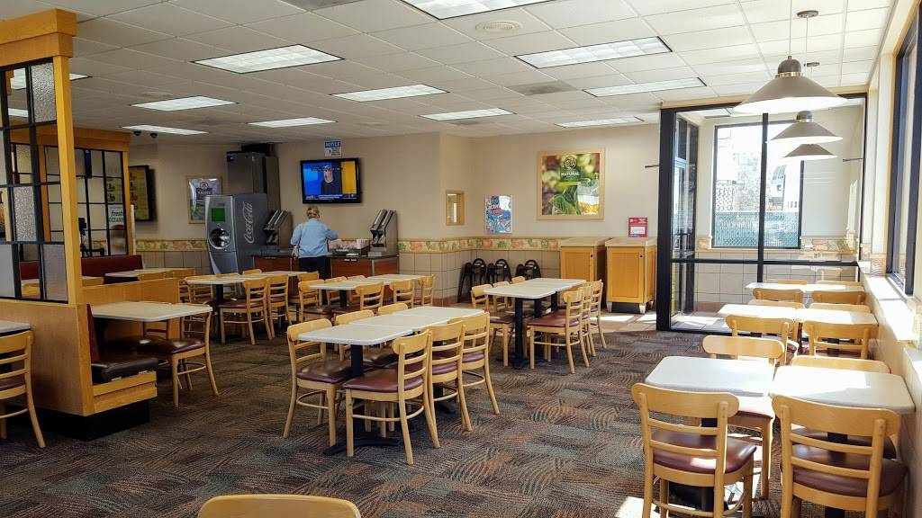 Wendys | restaurant | 149 Westport Ave, Norwalk, CT 06851, USA | 2033540821 OR +1 203-354-0821