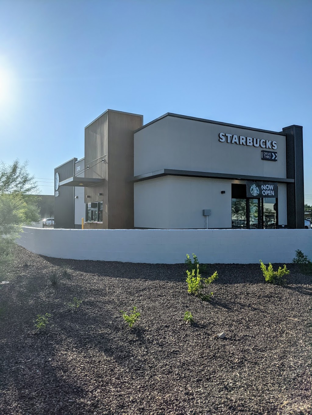 Starbucks | cafe | 3202 E Shea Blvd, Phoenix, AZ 85028, USA | 6026337209 OR +1 602-633-7209