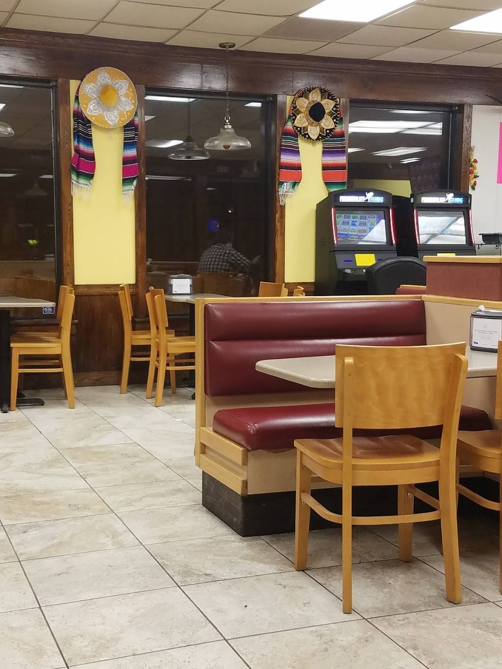 DeLeons | restaurant | 11920 W Center Frontage Rd N, Omaha, NE 68144, USA | 4029642919 OR +1 402-964-2919