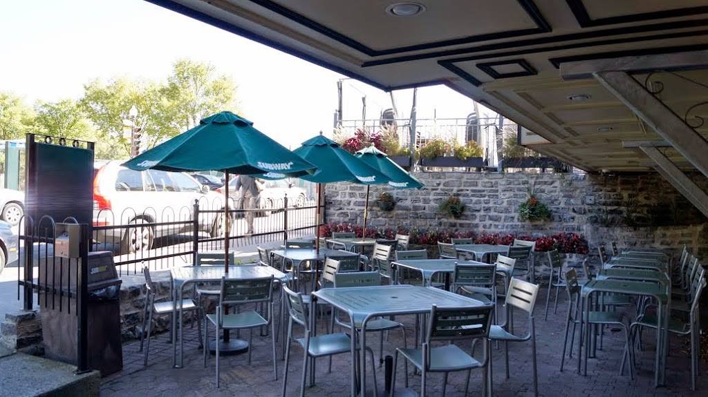 Subway | restaurant | 1196 Rue dArtigny, Québec, QC G1R 3N8, Canada | 4185257075 OR +1 418-525-7075