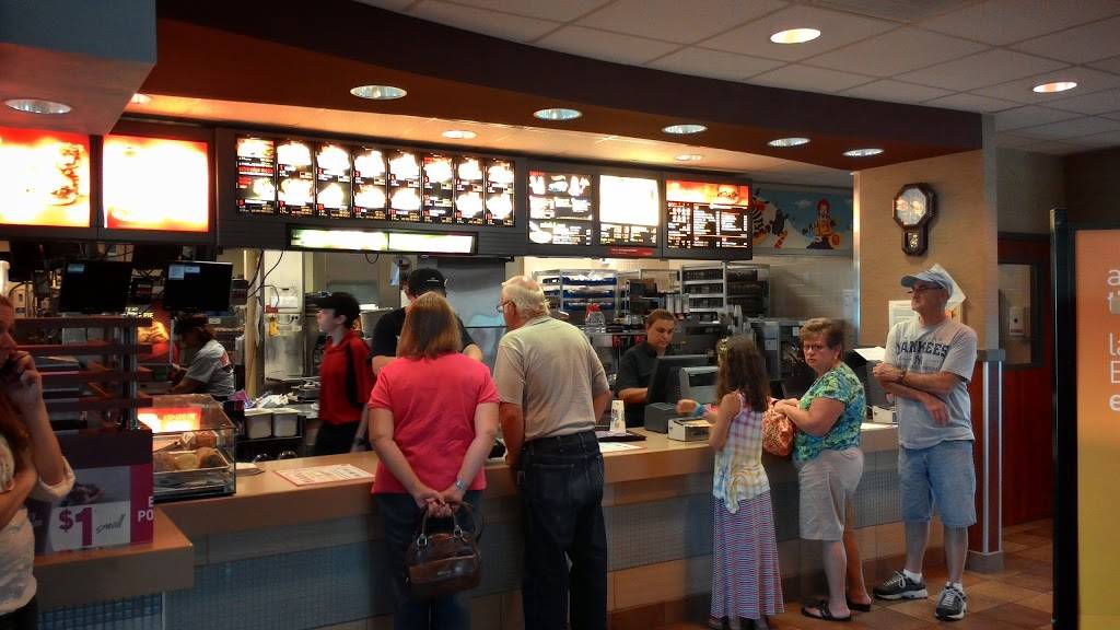 McDonalds | cafe | 141 Delaware Ave, Sidney, NY 13838, USA | 6075633484 OR +1 607-563-3484