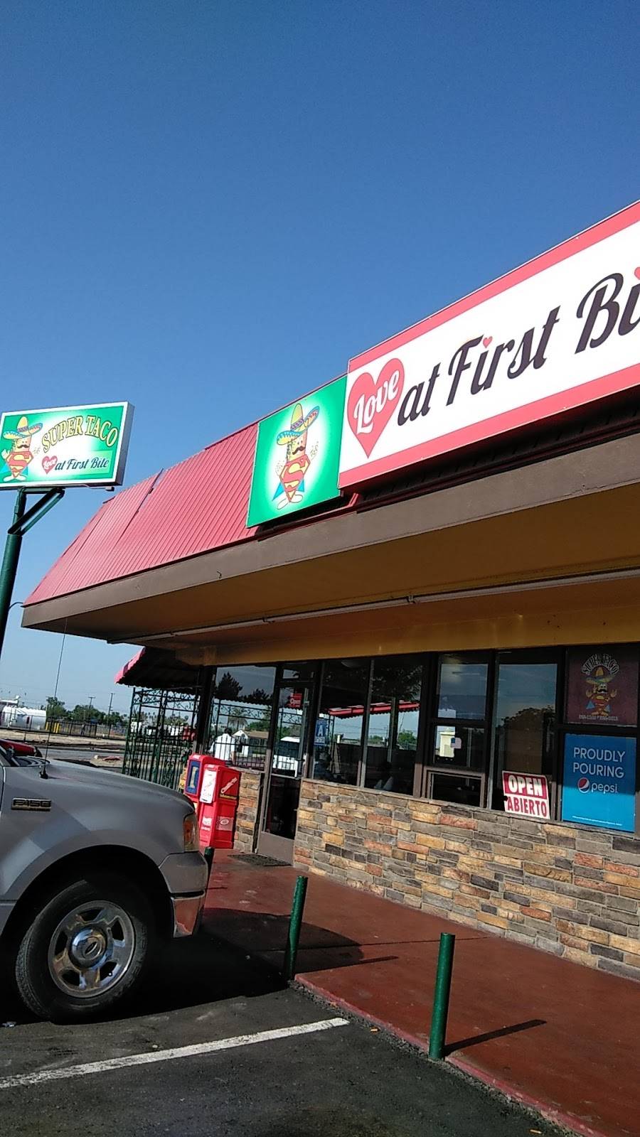 Super Taco | restaurant | 520 E Truxtun Ave, Bakersfield, CA 93305, USA | 6614930340 OR +1 661-493-0340