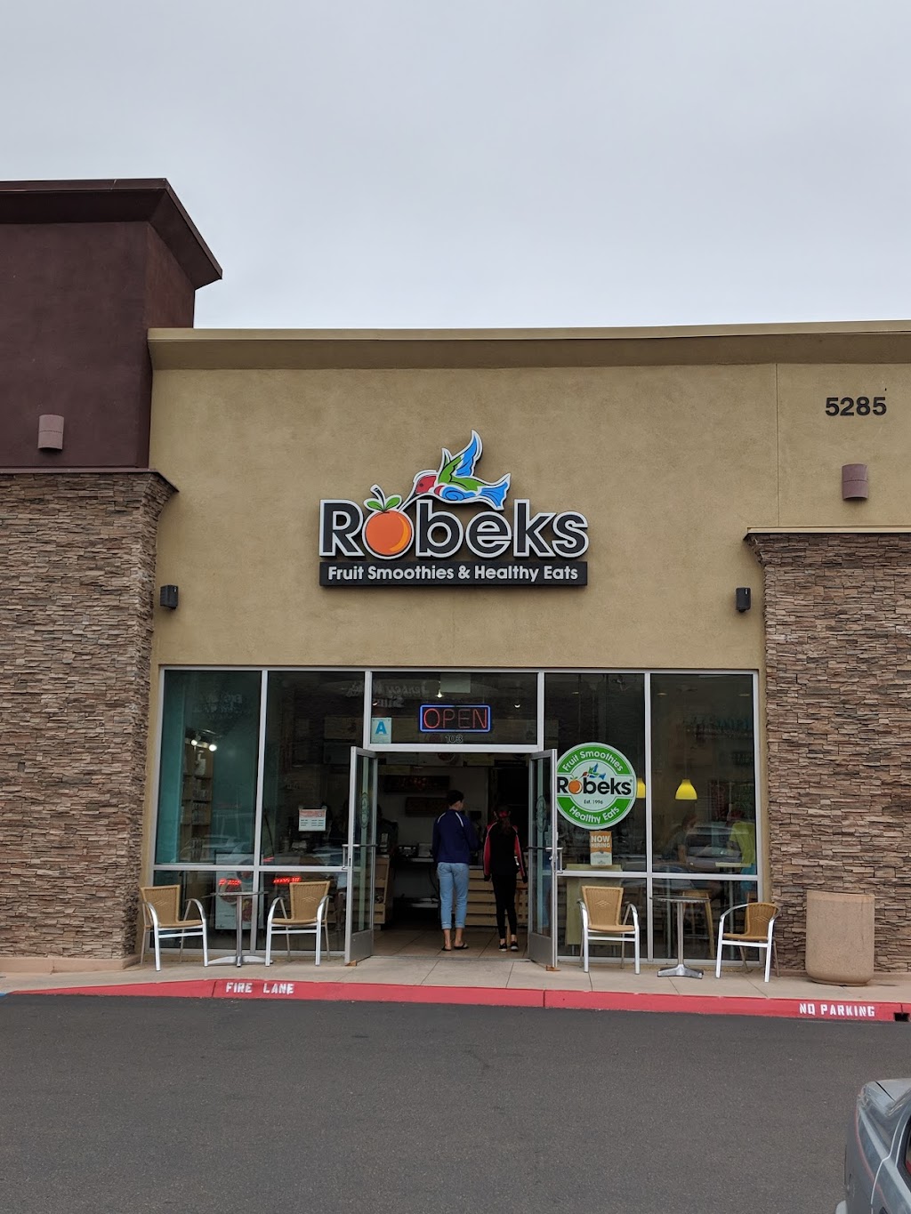 Robeks Fresh Juices & Smoothies | restaurant | 5285 Overland Ave, San Diego, CA 92123, USA | 8585651290 OR +1 858-565-1290