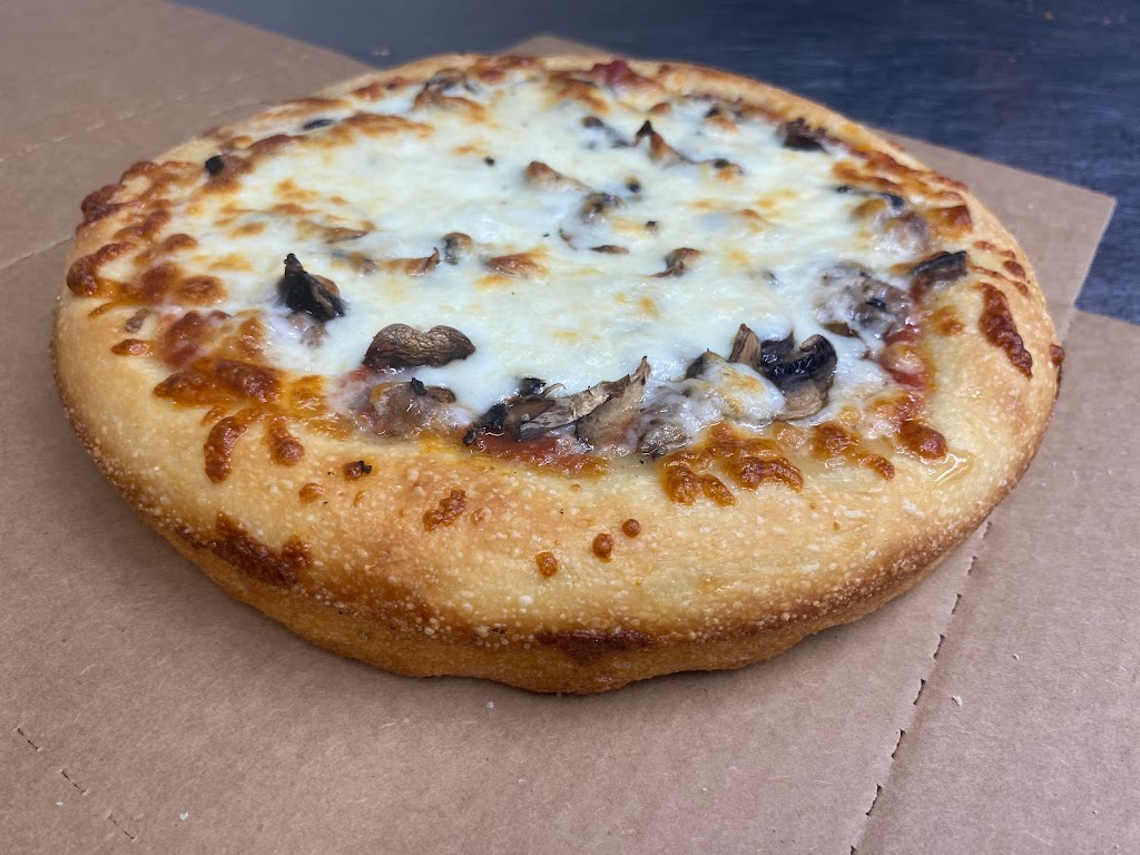 Cansinos Pizzeria & Restaurant | restaurant | 496 Old Elm Rd, Highland Park, IL 60035, USA | 8474304530 OR +1 847-430-4530