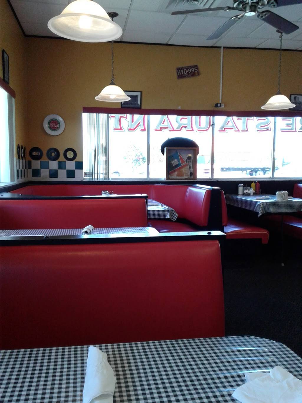 Old School Deli | restaurant | 30860 Groesbeck Hwy, Roseville, MI 48066, USA | 5867773354 OR +1 586-777-3354