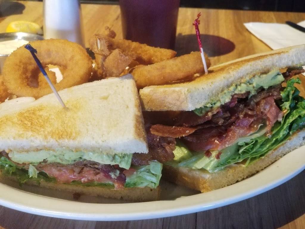 Gators Sports Bar & Grill | restaurant | 21609 84th Ave S, Kent, WA 98032, USA | 2534370362 OR +1 253-437-0362