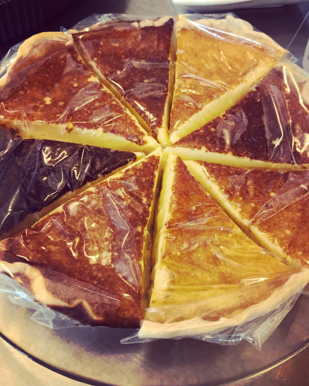 Carolinas Cuisina | restaurant | 323 Burnhamthorpe Rd, Etobicoke, ON M9B 2A2, Canada | 4162394800 OR +1 416-239-4800