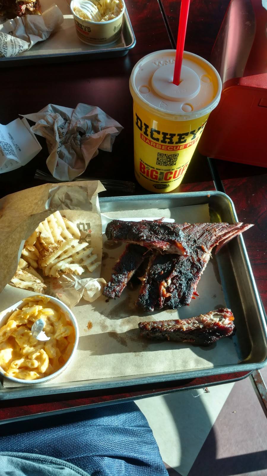 Dickeys Barbecue Pit | restaurant | 1125 W Rancho Vista Blvd, Palmdale, CA 93551, USA | 6614025123 OR +1 661-402-5123