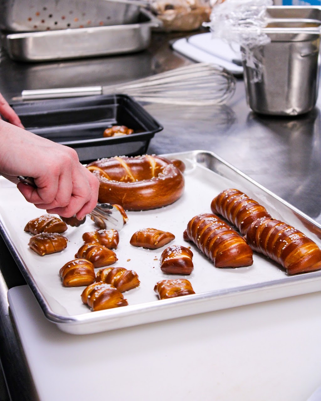 Trinktisch | restaurant | 87 Leonard St, Belmont, MA 02478, USA | 6174842337 OR +1 617-484-2337