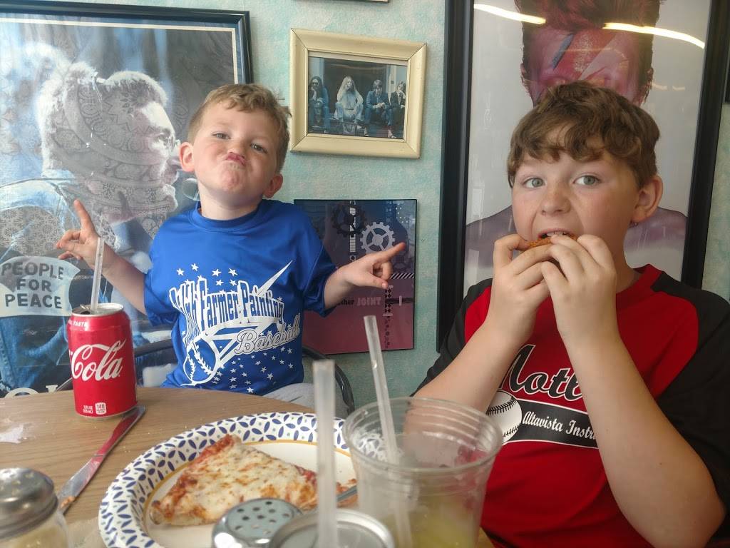 Peace of Pie | restaurant | 519 Broad St, Altavista, VA 24517, USA | 4343091008 OR +1 434-309-1008