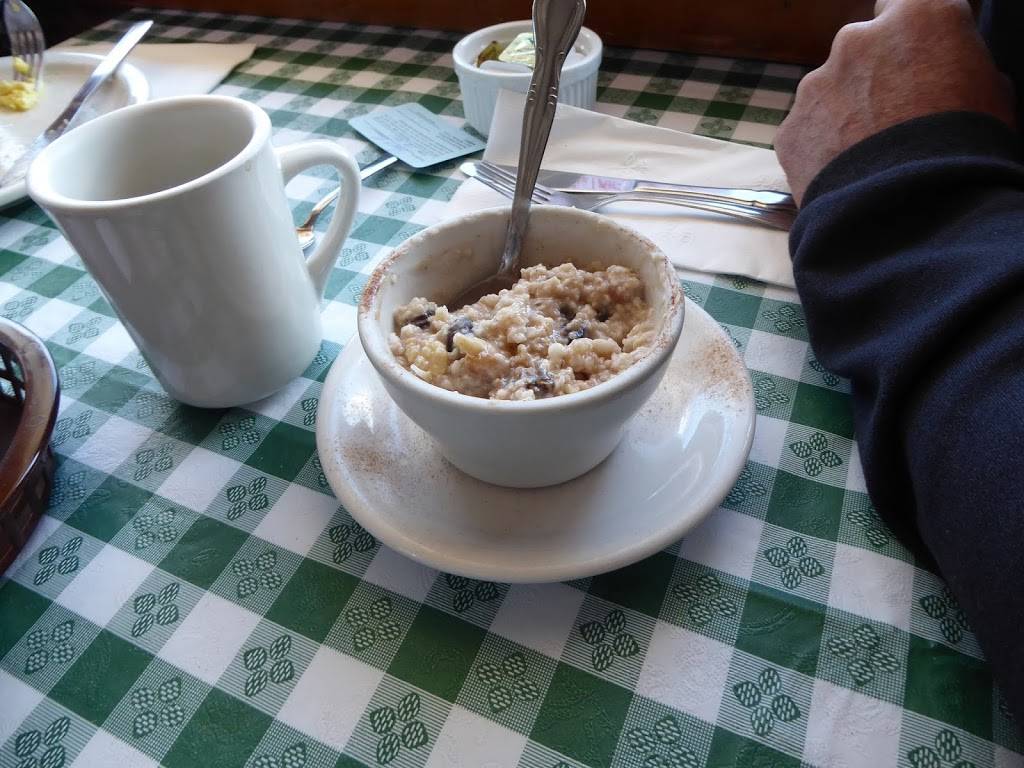 Cherry Ridge Airport Restaurant | restaurant | 30 Bomber Ln, Honesdale, PA 18431, USA | 5702535517 OR +1 570-253-5517