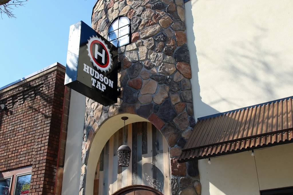 Hudson Tap | restaurant | 417 2nd St, Hudson, WI 54016, USA | 7158080317 OR +1 715-808-0317