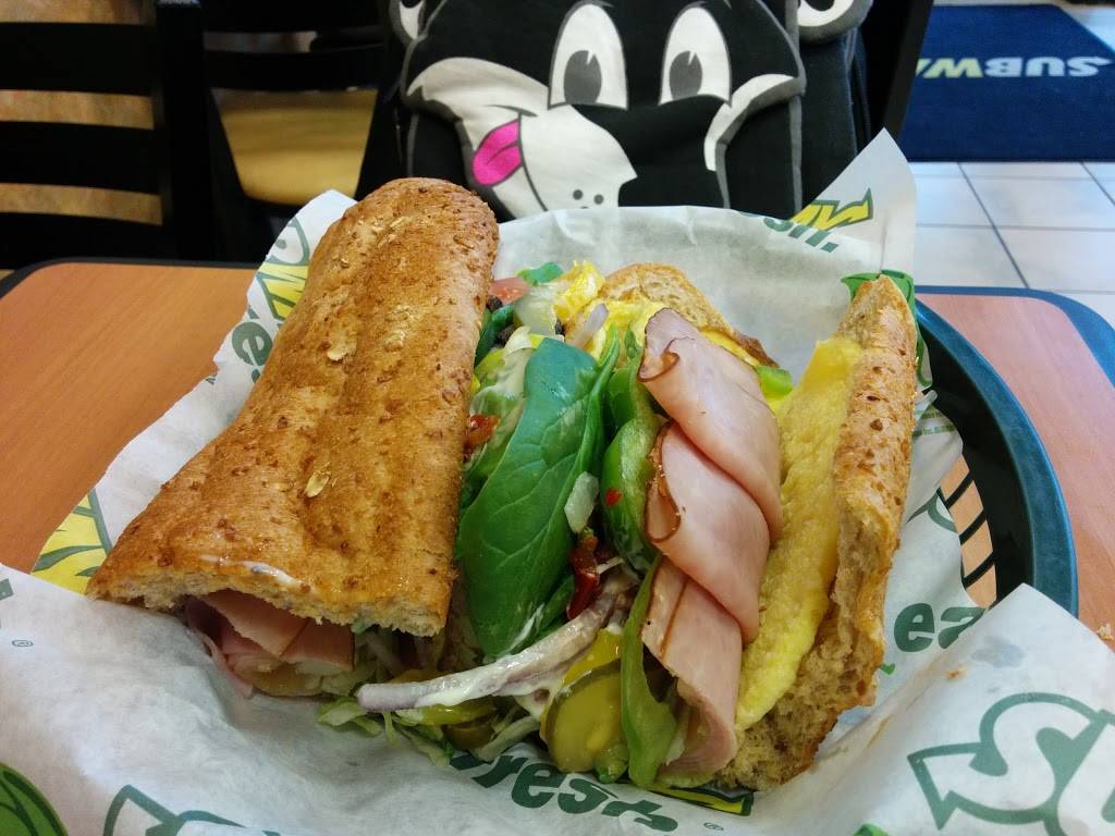 Subway | restaurant | 8605 Westwood Center Dr Suite 140, Tysons, VA 22182, USA | 7036638555 OR +1 703-663-8555