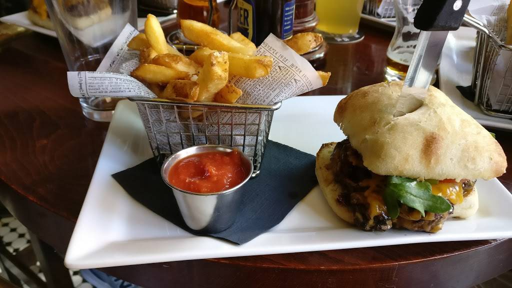 Nicholsons Tavern & Pub | restaurant | 625 Walnut St, Cincinnati, OH 45202, USA | 5135649111 OR +1 513-564-9111