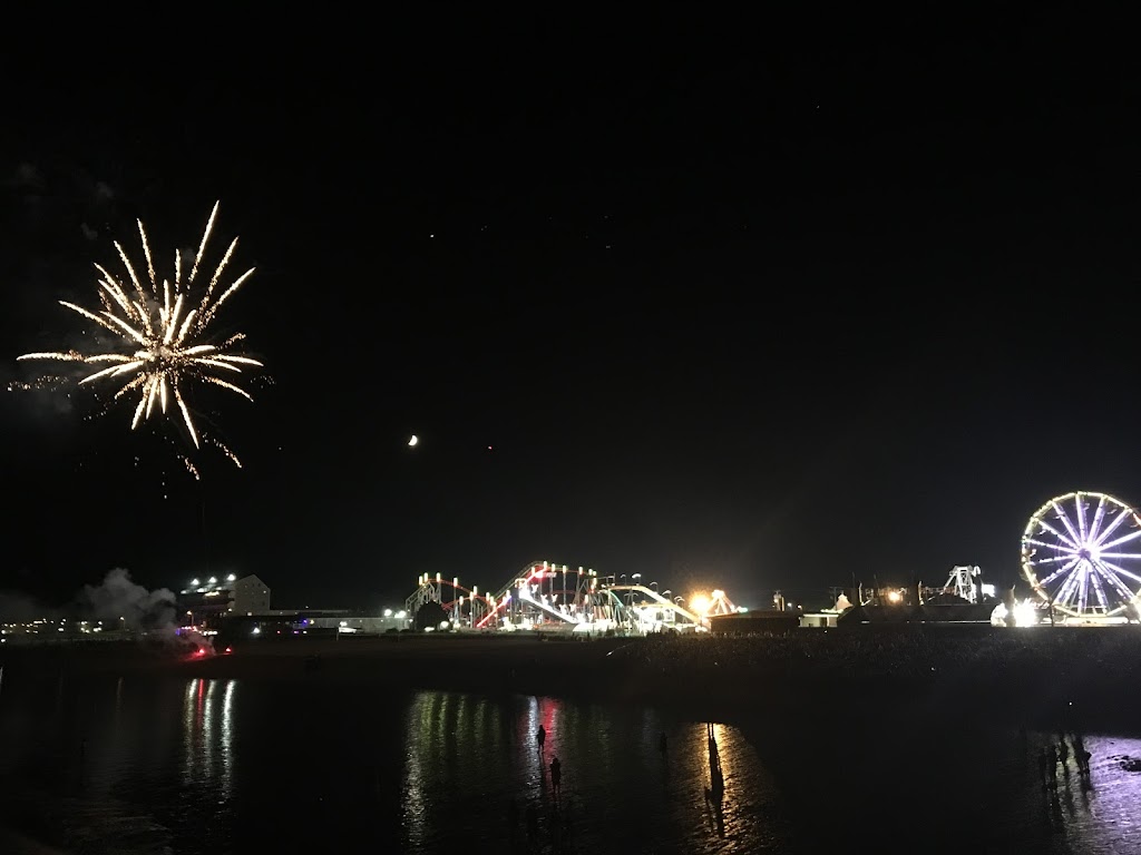 Pier Patio Pub | restaurant | 2 Old Orchard St, Old Orchard Beach, ME 04064, USA | 2079343595 OR +1 207-934-3595