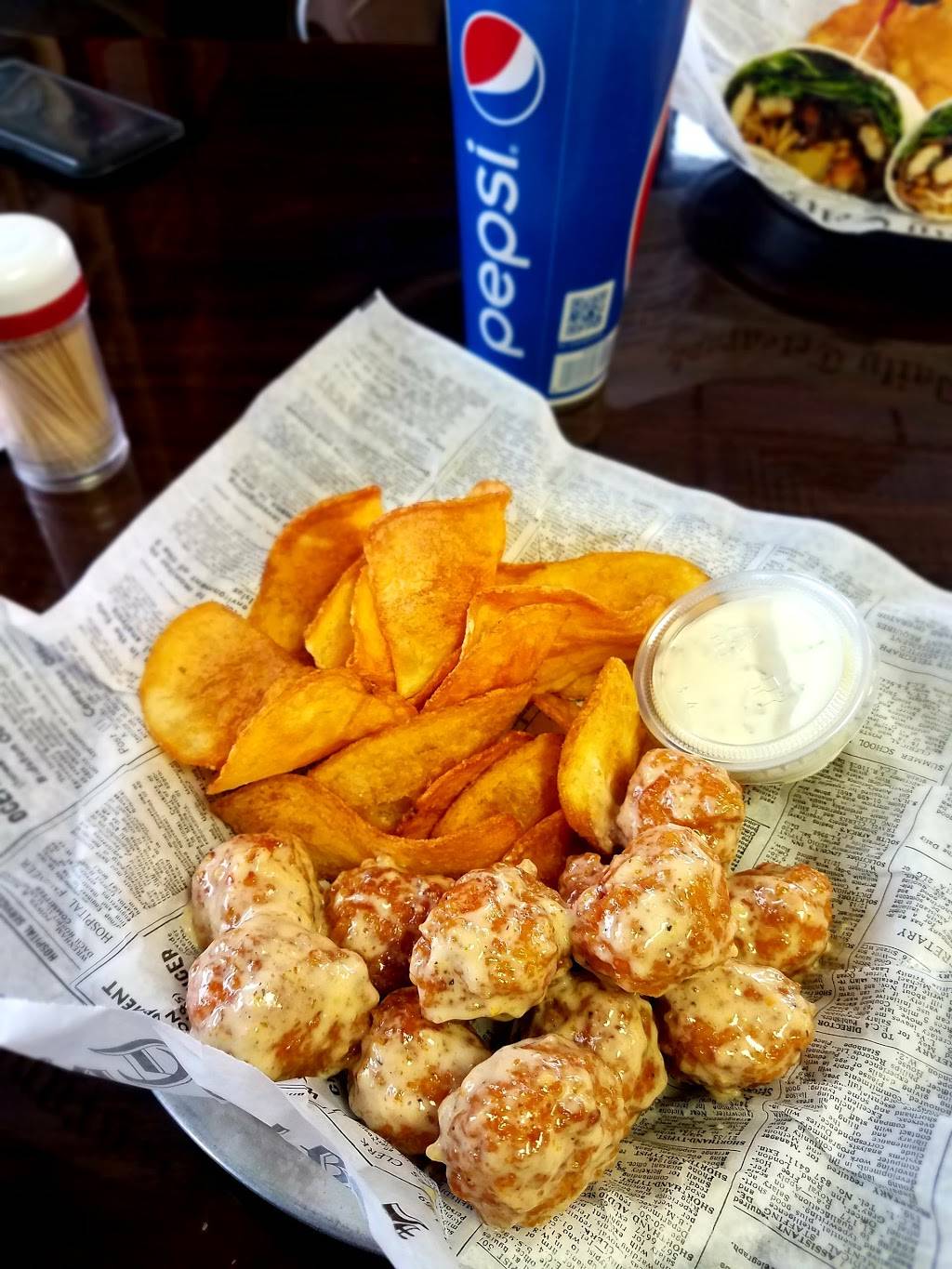 Good Land Wing Co. | restaurant | 620 W Grand Ave, Port Washington, WI 53074, USA | 4149791155 OR +1 414-979-1155