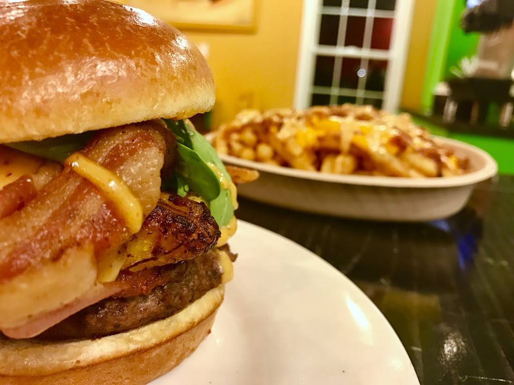 Burgers and Burritos | restaurant | a, 760 Main St S, Southbury, CT 06488, USA | 2035861775 OR +1 203-586-1775