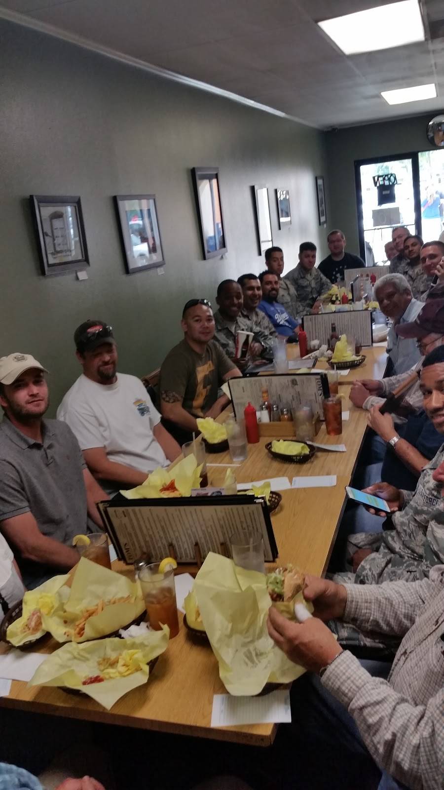 Toms | restaurant | 115 E College Ave #13, Lompoc, CA 93436, USA | 8057369996 OR +1 805-736-9996