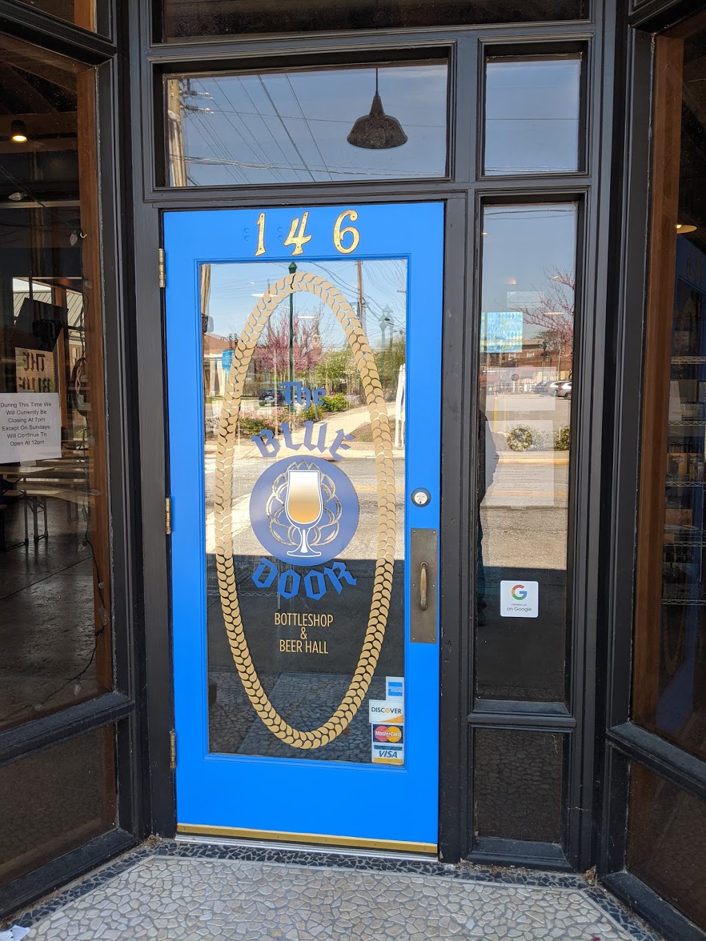 The Blue Door Bottleshop & Beer Hall | restaurant | 146 3rd Ave E, Hendersonville, NC 28792, USA | 8282904191 OR +1 828-290-4191
