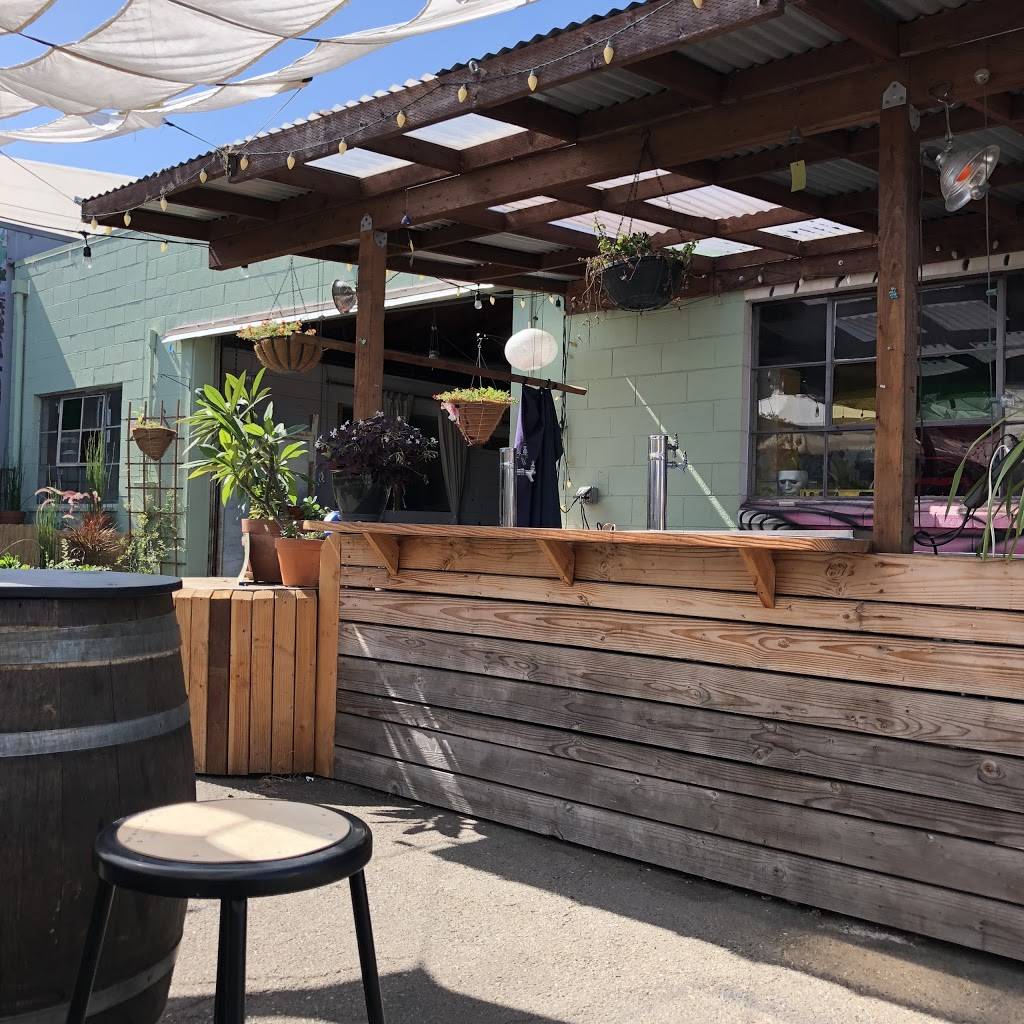 Hella Vegan Eats | restaurant | 411 26th St, Oakland, CA 94612, USA | 5104806777 OR +1 510-480-6777