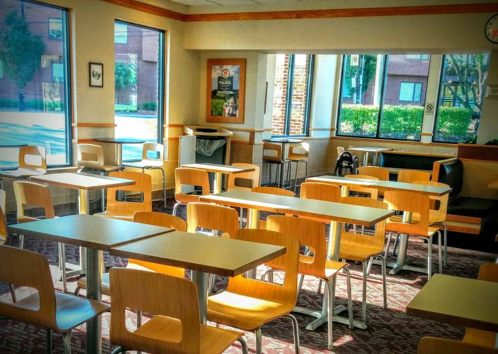 Wendys | restaurant | 416 4th St NW, Charlottesville, VA 22903, USA | 4349790380 OR +1 434-979-0380
