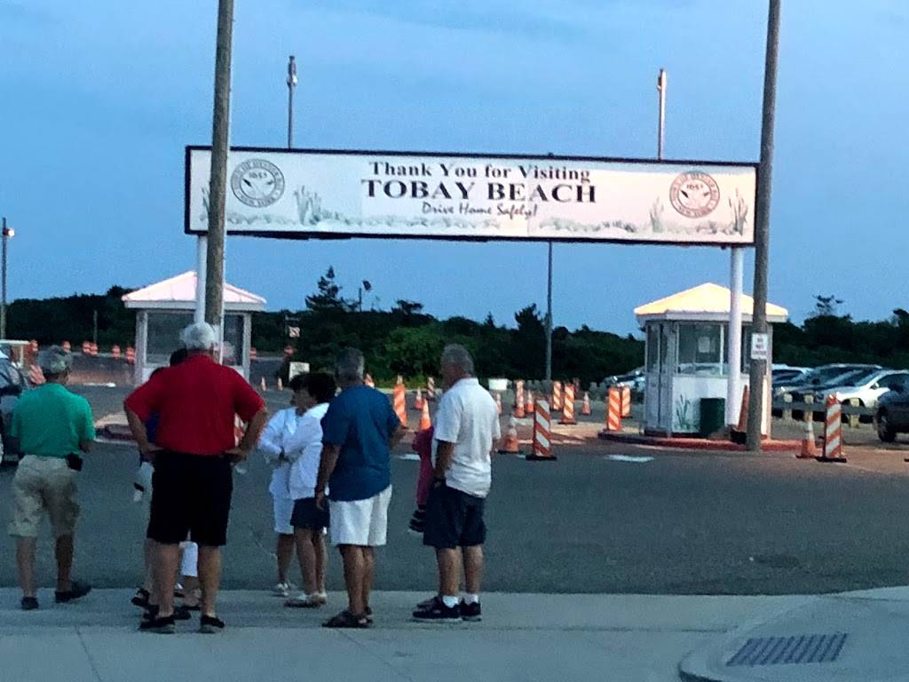 Crazy Oyster | restaurant | Tobay Beach Access Path, Massapequa, NY 11758, USA | 5168261292 OR +1 516-826-1292