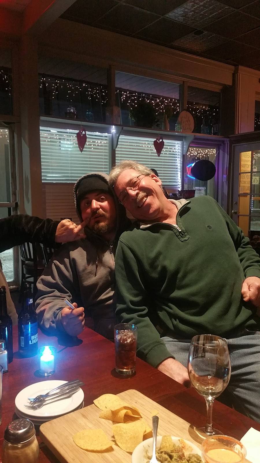 CJs American Grill | restaurant | 10095 Main Rd, Mattituck, NY 11952, USA | 6313155311 OR +1 631-315-5311