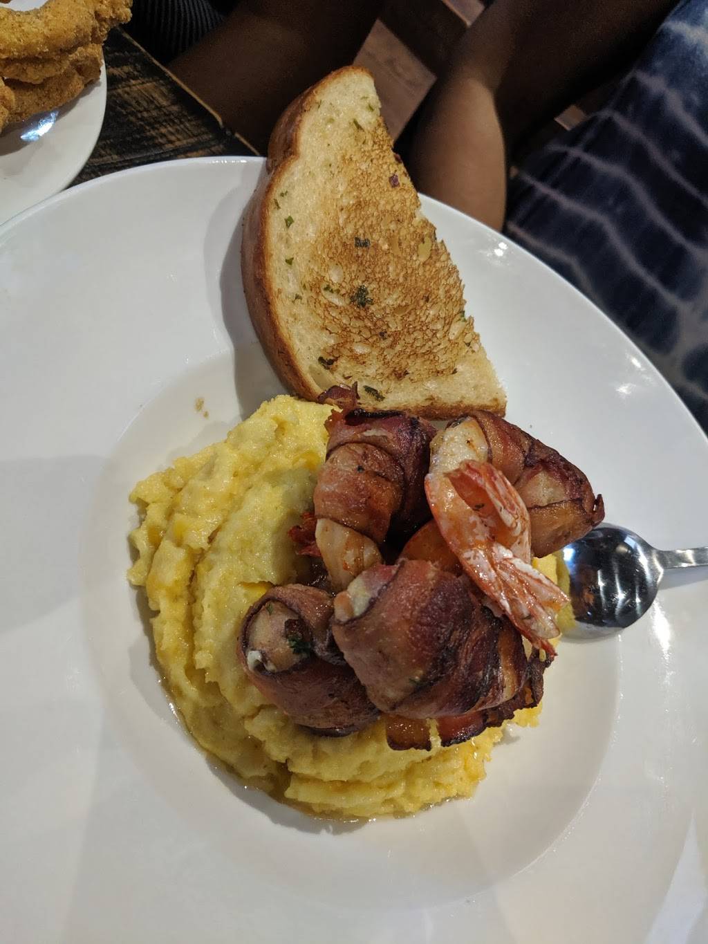 Walk-Ons Bistreaux and Bar | restaurant | 401 E, I-20, Arlington, TX 76018, USA | 8176172137 OR +1 817-617-2137