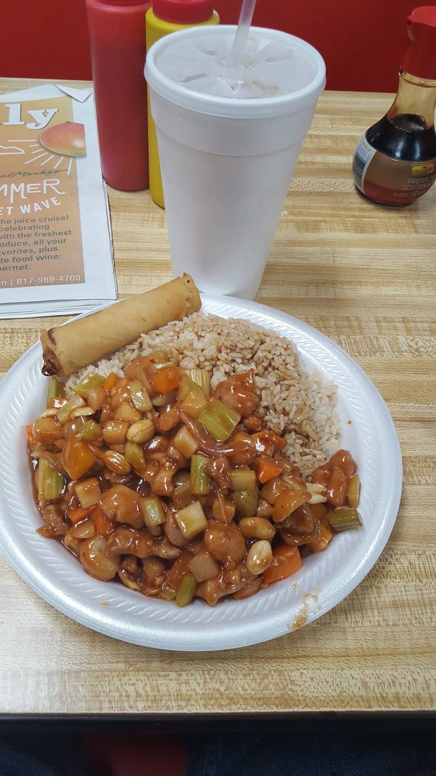 Golden Chopsticks | restaurant | 1110 N Collins St, Arlington, TX 76011, USA | 8172746320 OR +1 817-274-6320