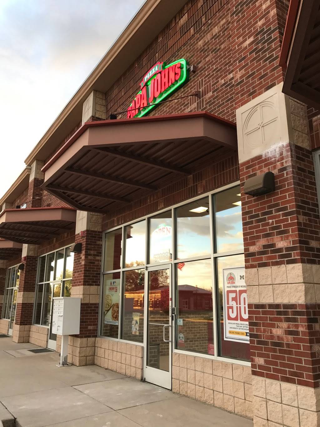 Papa Johns Pizza | restaurant | 57088 10 Mile Rd, South Lyon, MI 48178, USA | 2484867272 OR +1 248-486-7272