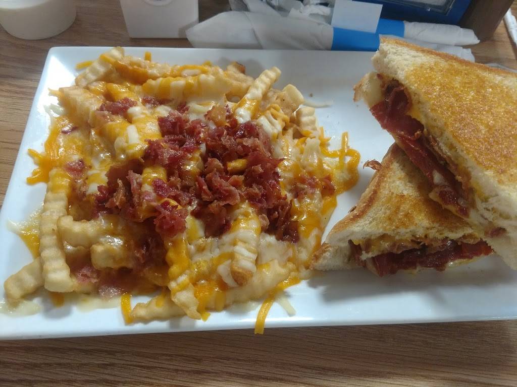 Ziggys Pub | restaurant | 16 W Main St, Poseyville, IN 47633, USA | 8128742170 OR +1 812-874-2170