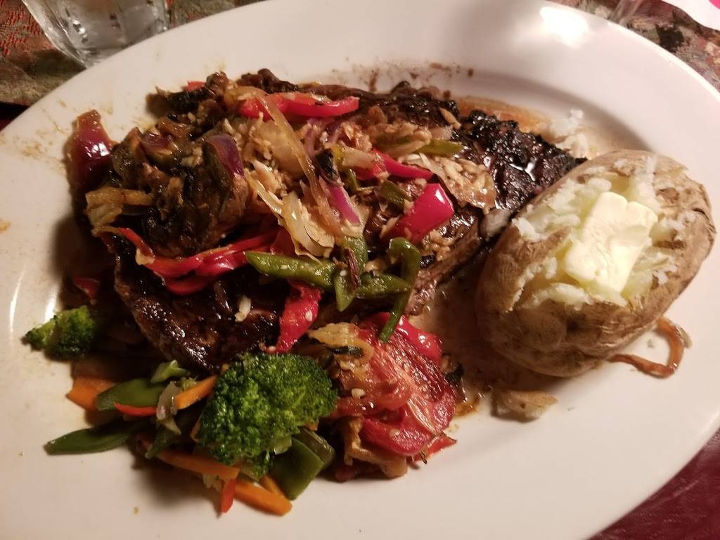 Bacaras Family Restaurant | restaurant | 329 Wheeler Ln, Jamestown, TN 38556, USA | 9318797121 OR +1 931-879-7121