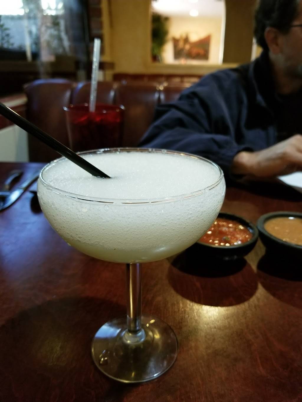 El Patio Cantina | restaurant | 1925 Tapo St, Simi Valley, CA 93063, USA | 8055266422 OR +1 805-526-6422