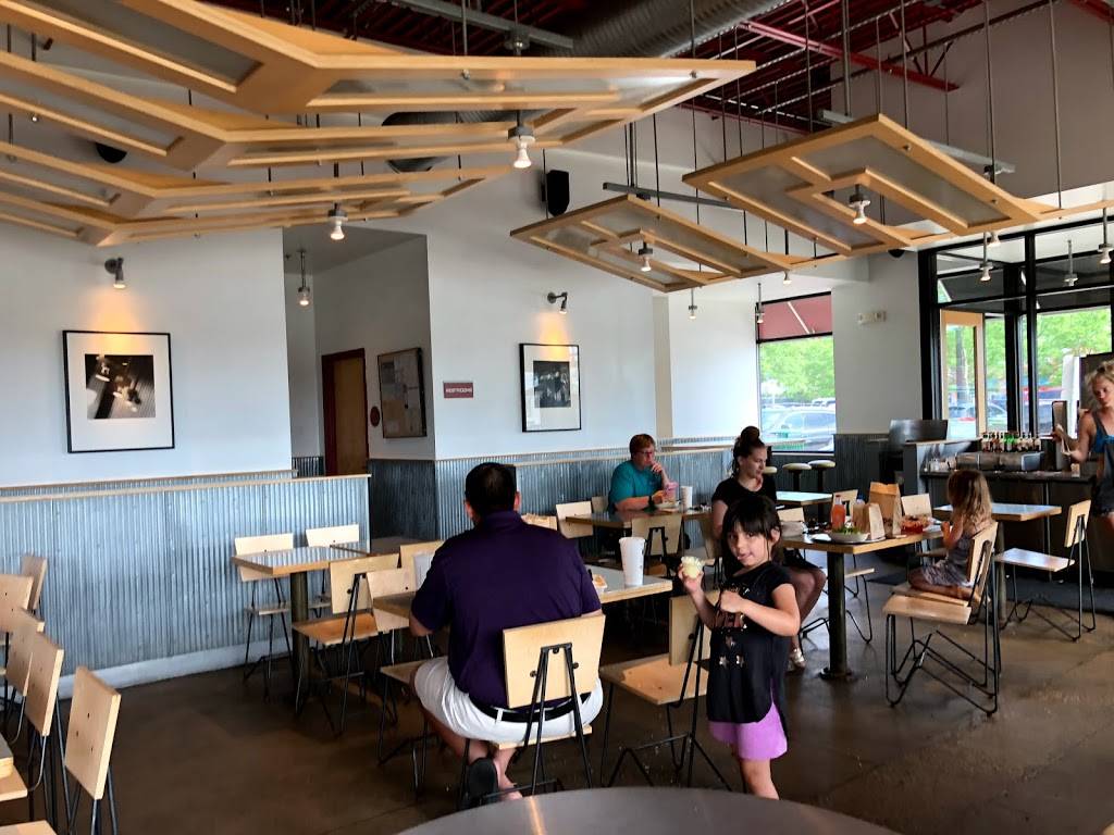 Chipotle Mexican Grill | restaurant | 412 S Randall Rd, Algonquin, IL 60102, USA | 8474581030 OR +1 847-458-1030