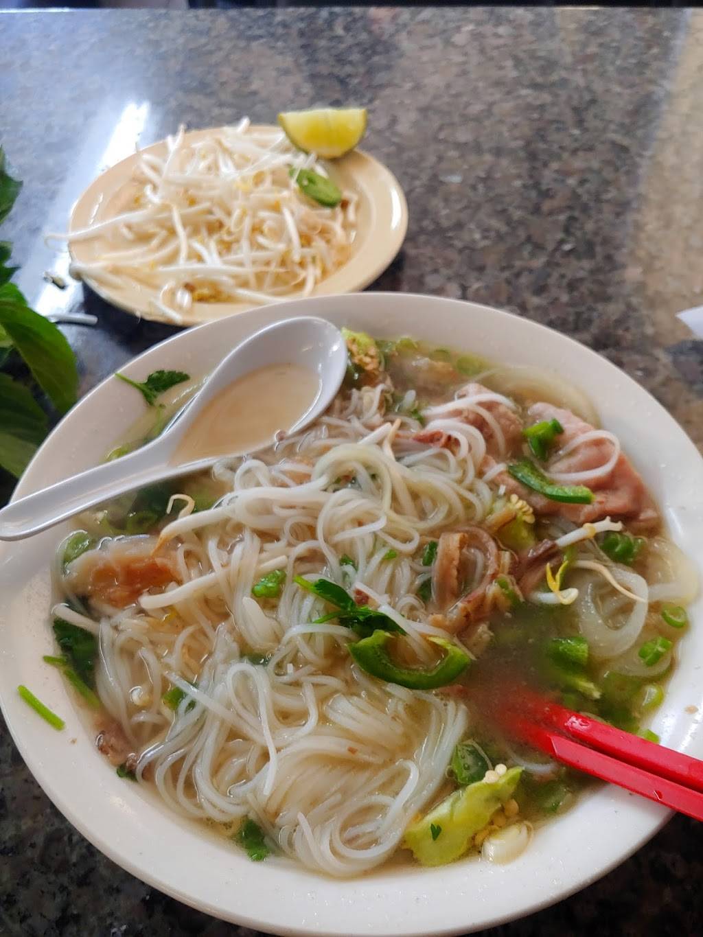 Pho 43 Express | restaurant | 2844 N 43rd Ave, Phoenix, AZ 85009, USA | 6022693383 OR +1 602-269-3383