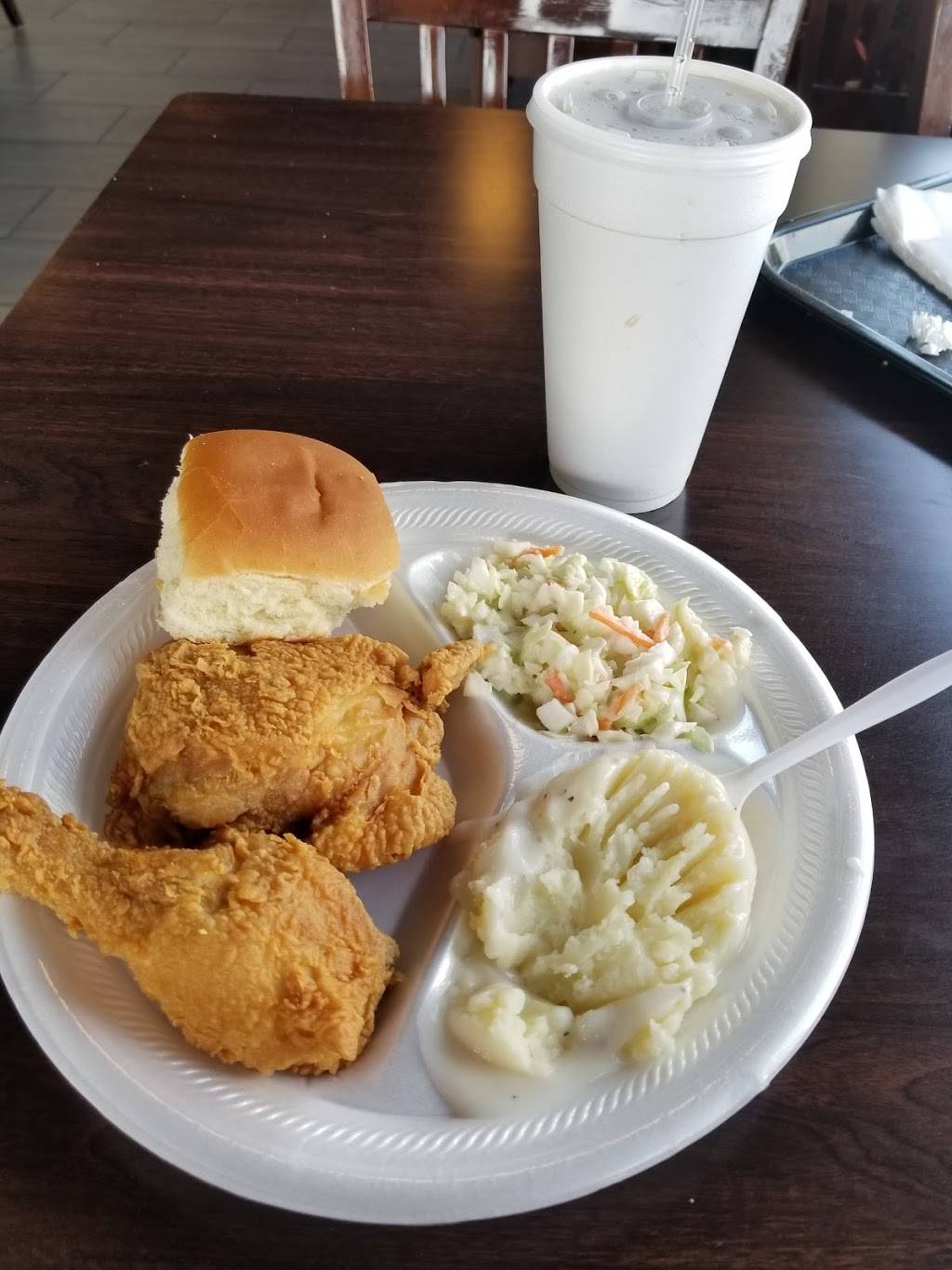 Lucis Chicken & Rice | restaurant | 414 E Main St, Grand Prairie, TX 75050, USA | 9722621688 OR +1 972-262-1688