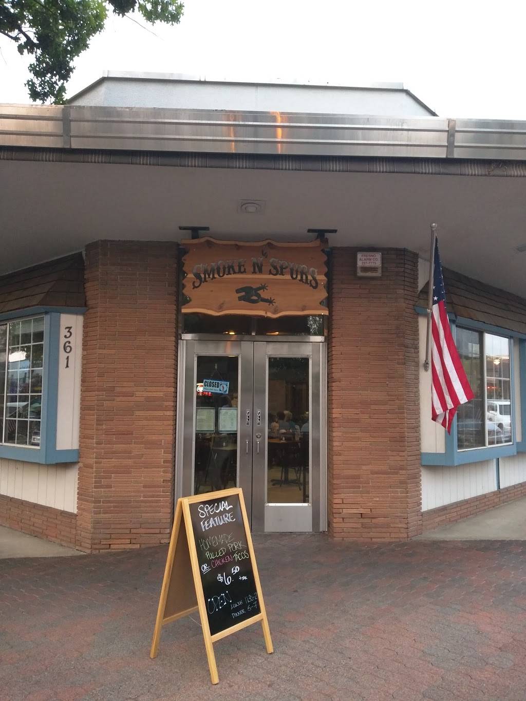 Smoke N Spurs | restaurant | 361 Pollasky Ave, Clovis, CA 93612, USA | 5595758455 OR +1 559-575-8455