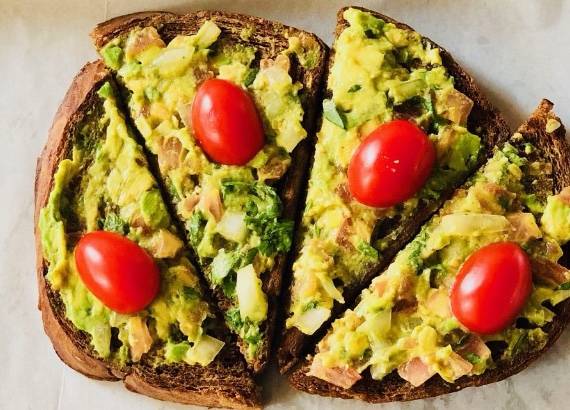 Chicago Hot Dog & Co. | restaurant | 1009 Davis St, Evanston, IL 60201, USA | 8478688569 OR +1 847-868-8569