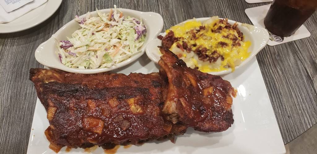 Doc Fords Rum Bar and Grille | restaurant | 2500 Island Inn Rd, Sanibel, FL 33957, USA | 2394728311 OR +1 239-472-8311