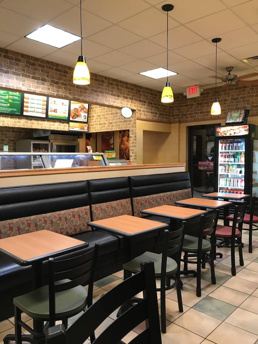 Subway | restaurant | 18500 E 9 Mile Rd, Eastpointe, MI 48021, USA | 5864478163 OR +1 586-447-8163
