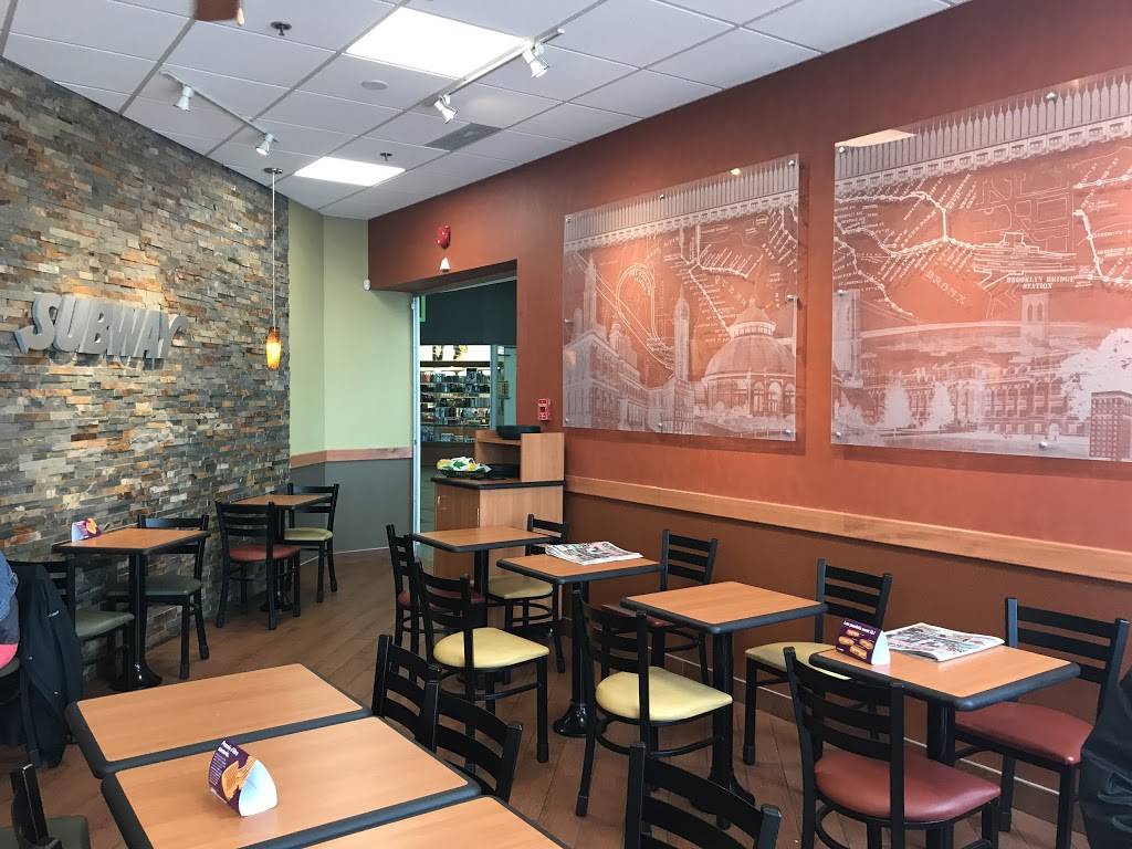 Subway | restaurant | Galeries de la Canardiere, 2485 Boulevard Sainte-Anne #56, Québec, QC G1J 1Y4, Canada | 4186669254 OR +1 418-666-9254