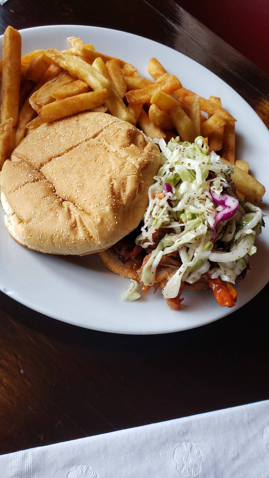 Drakes Place | restaurant | 701 S Florissant Rd, Ferguson, MO 63135, USA | 3147361140 OR +1 314-736-1140