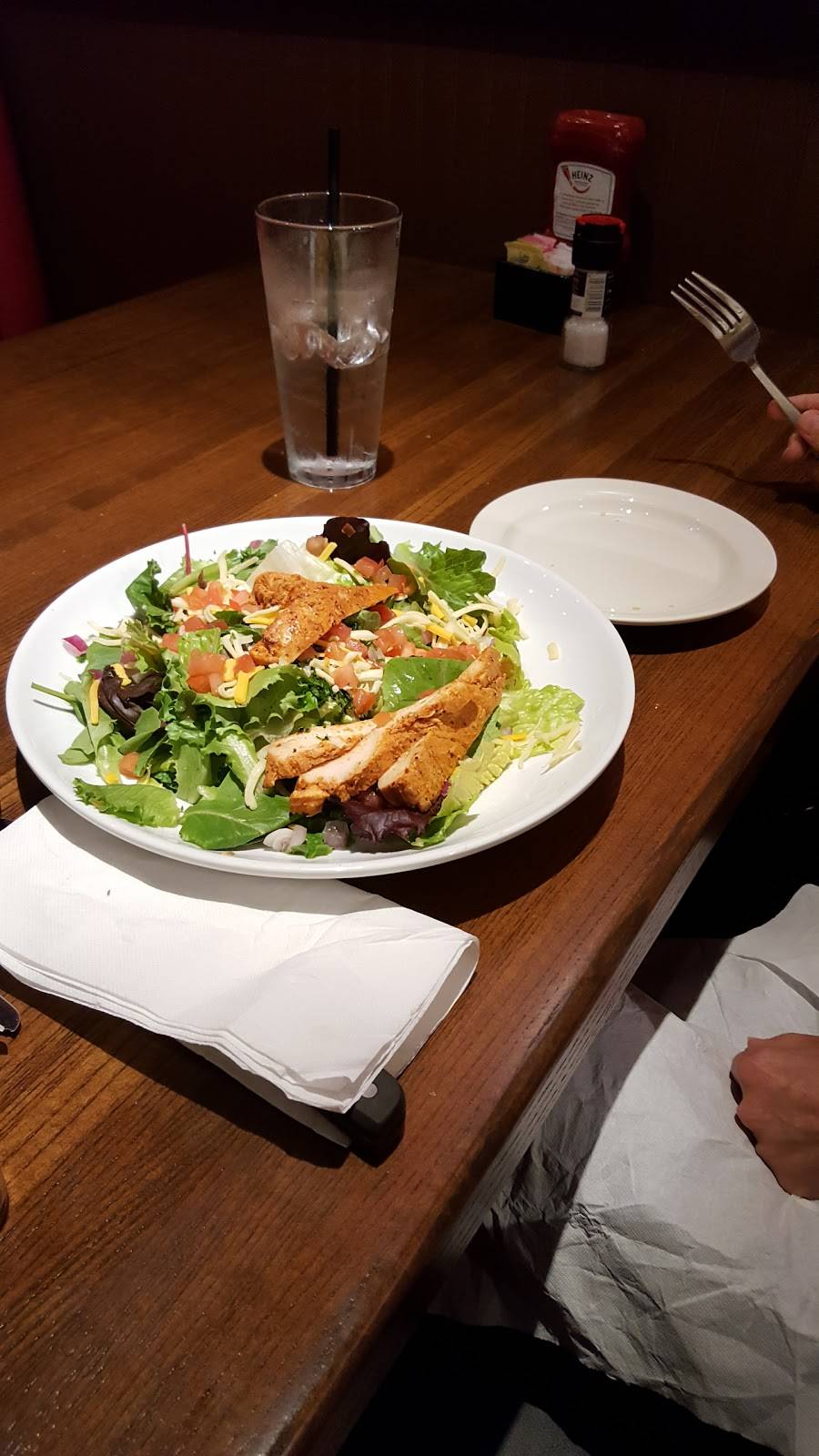 TGI Fridays | restaurant | 970 NJ-73, Marlton, NJ 08053, USA | 8565969117 OR +1 856-596-9117