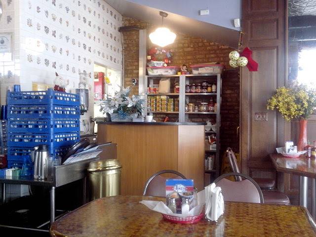 Uncle Mikes Place | restaurant | 1700 W Grand Ave, Chicago, IL 60622, USA | 3122265318 OR +1 312-226-5318