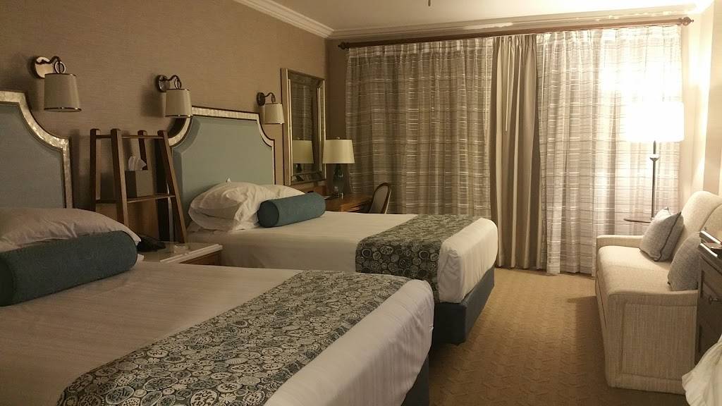 Disneys Yacht Club Resort | shopping mall | 1700 Epcot Resorts Blvd, Orlando, FL 32830, USA | 4079347000 OR +1 407-934-7000